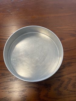 Wear-Ever Round Aluminum Cake Pan