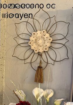 Bohemian Distressed Wood and Iron Wire Framed Floral Wall Art Decor