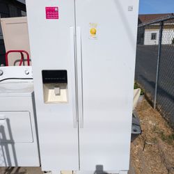 Kenmore Refrigerator 