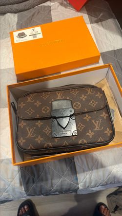 Lv messenger monogram bag