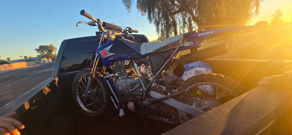 125cc Suzuki Dirt Bike