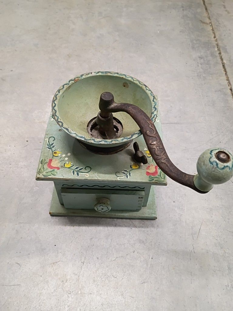 VINTAGE COFFEE GRINDER...