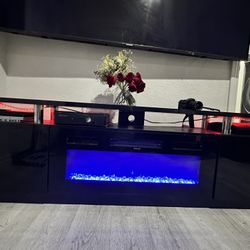 Entertainment Center / Fire Place 