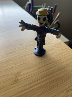 1930’s Manoil "Happy Farm" series scarecrow figurine