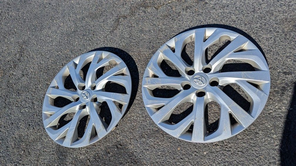 Toyota OEM 16" Hubcaps