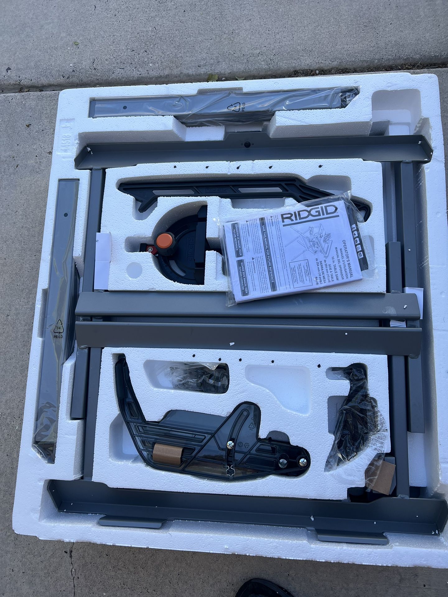ridgid-15-amp-portable-corded-jobsite-table-saw-with-folding-stand-for