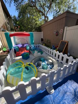 Kids Softplay and jumper ball pit
