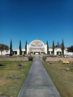 Nicho Para Cuatro Personas En Forest Lawn Long Beach CA