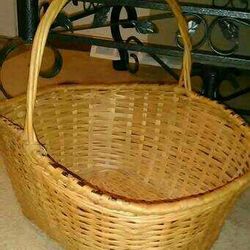 Large wicker basket! 