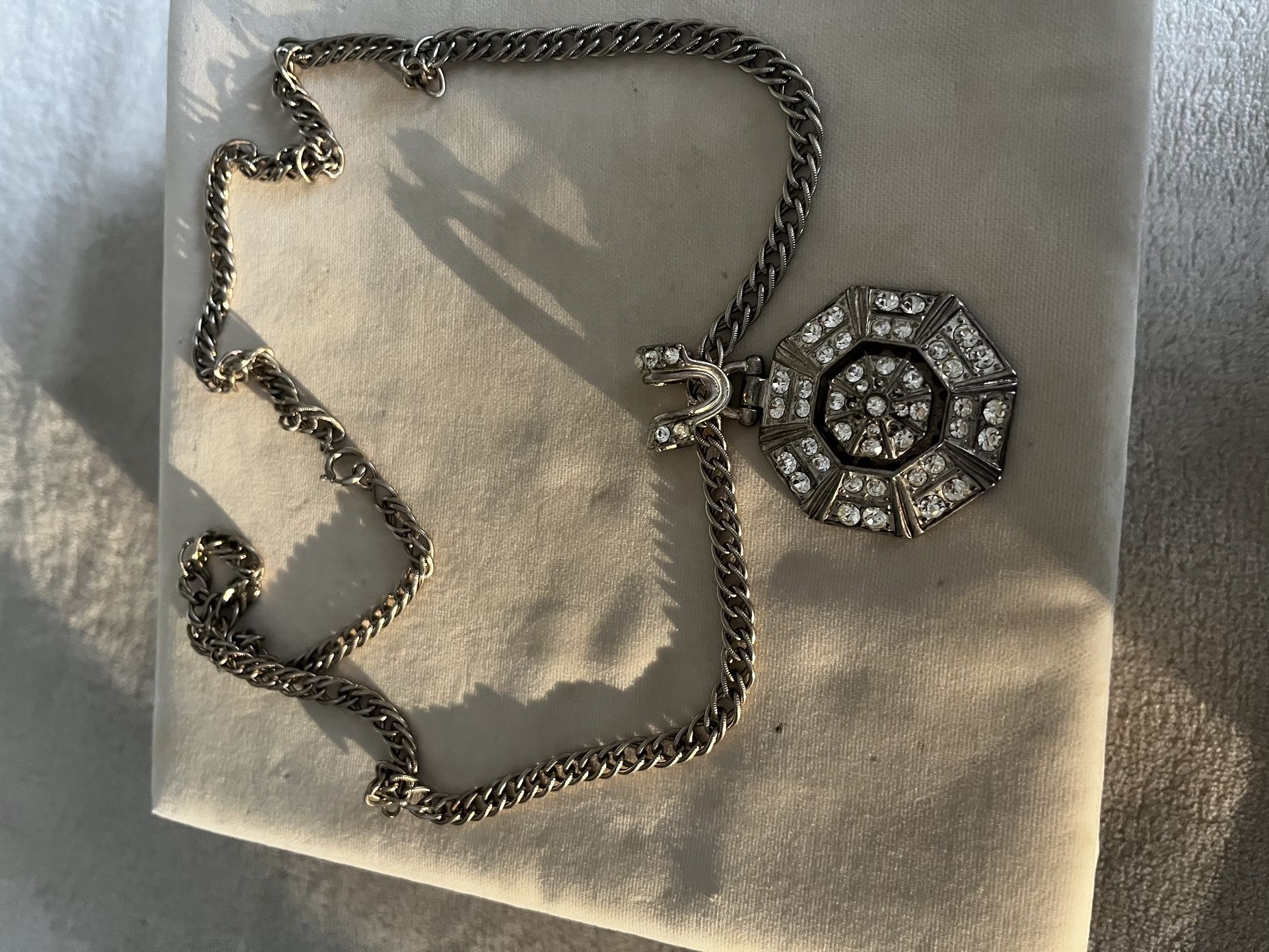 Long Chain Necklace With Rhinestones 
