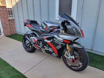 2004 Aprilia RSV1000r