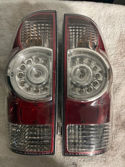 2005-2015 Toyota Tacoma taillights