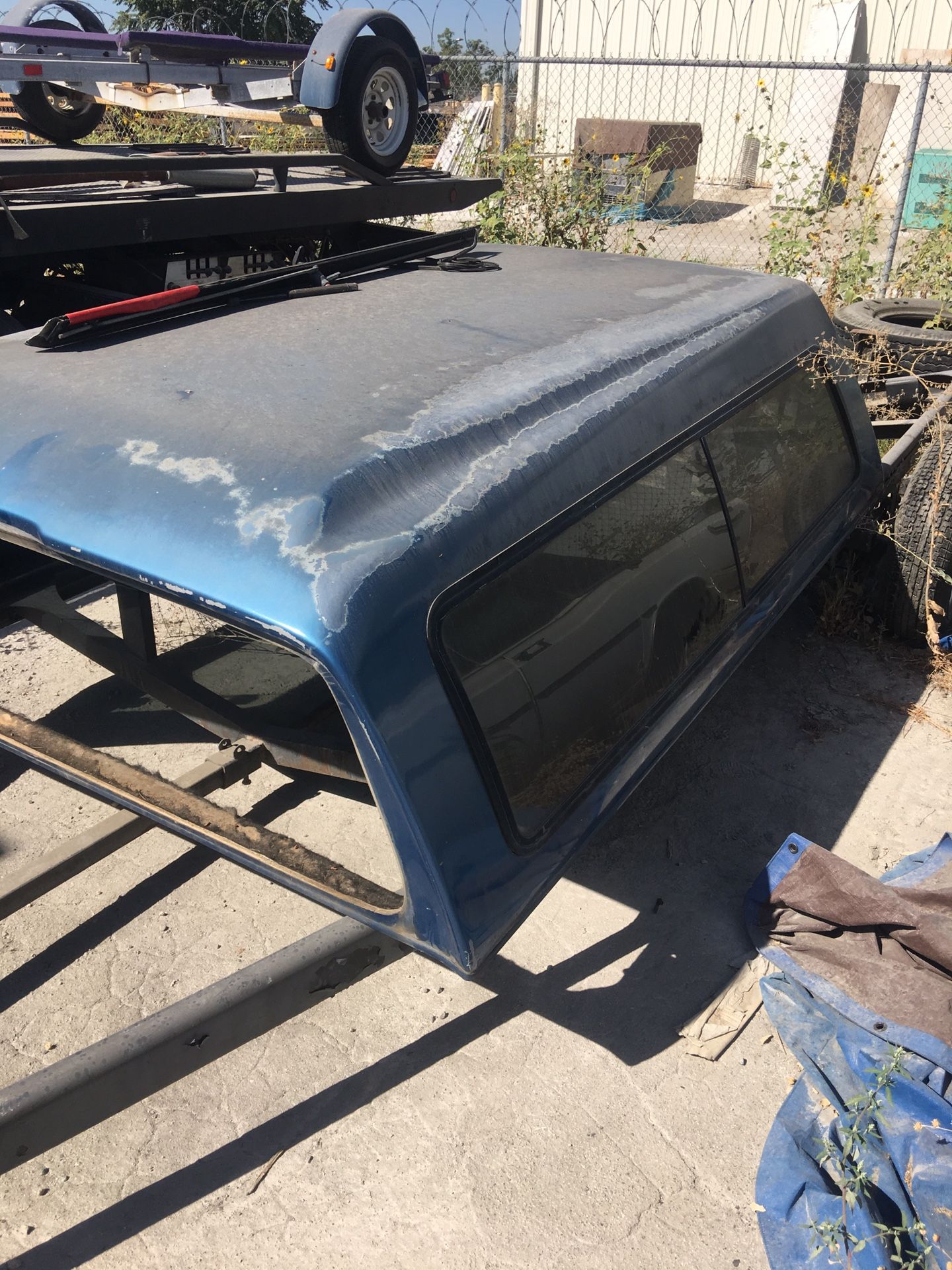 8’ Camper Shell for Sale in San Bernardino, CA - OfferUp