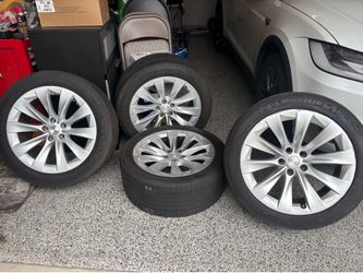 2022 Model X wheels