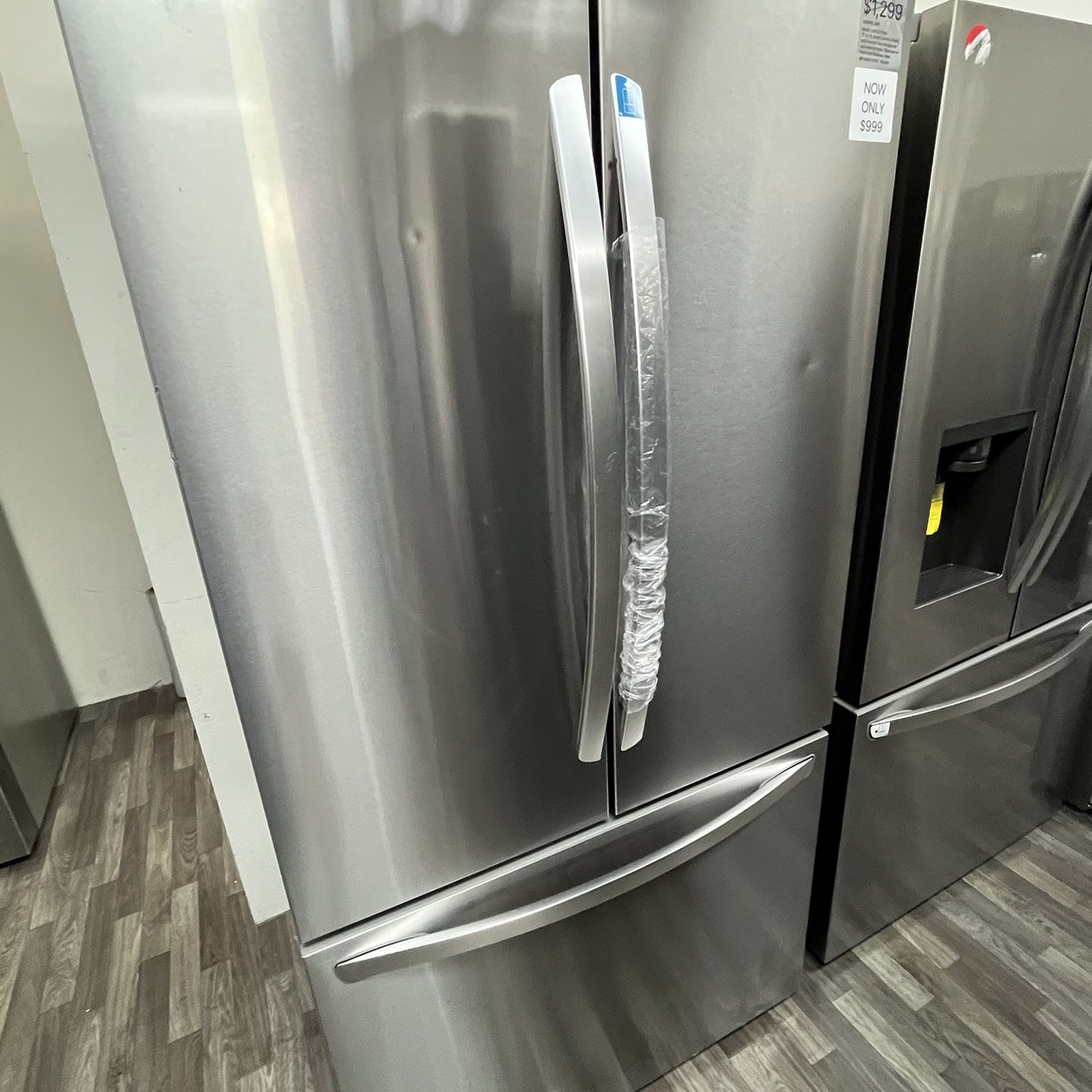 LG 27 Cu Ft Smart Counter Depth MAX French Door Refrigerator w/ Internal Water Dispenser