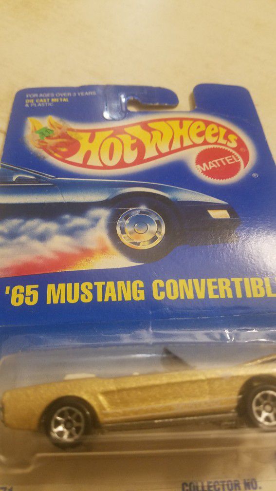 Hot Wheels 65 Mustang Convertible #455