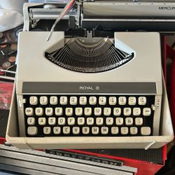 ROYAL mercury Typewriter 1969 Used Working