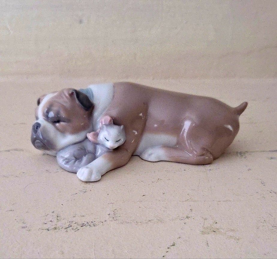 LLadro Bulldog & Kitten. In Excellent Condition.