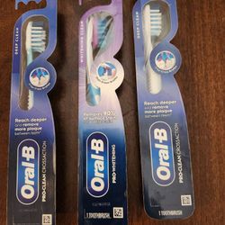 Brand New Oral B Deep Clean Crossaction Soft Toothbrushes 