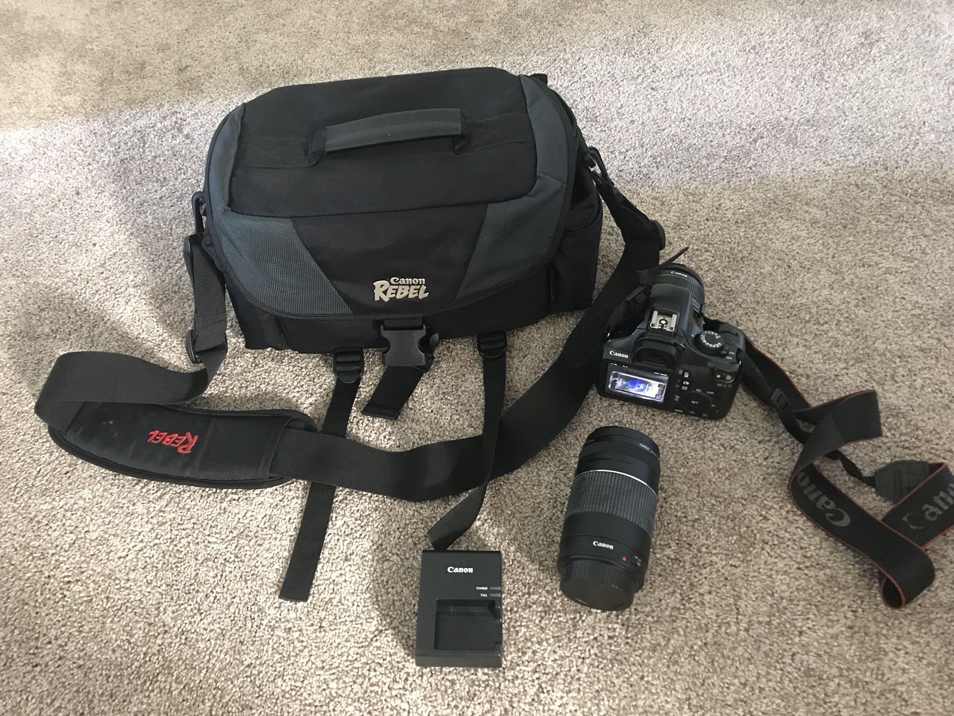 Canon Rebel T3 camera kit