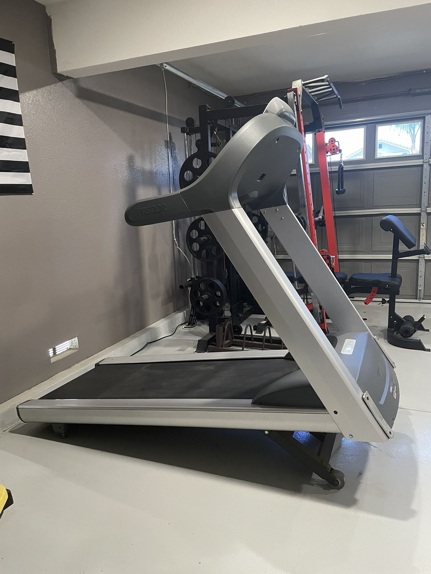 Precor 932i Commercial Treadmill