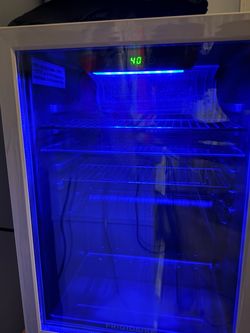 Frigidaire 88-Can Glass Door Beverage Cooler