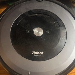 iRobot Roomba Vacuum - Great Working Condition + New Filter Pack Included!