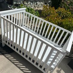 White crib
