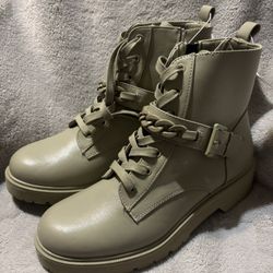 Women’s Ankle Boots NWT
