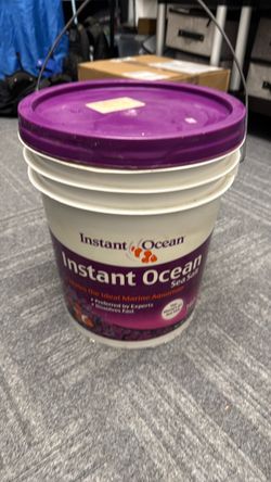 Instant Ocean Sea Salt Marine Aquarium Bucket