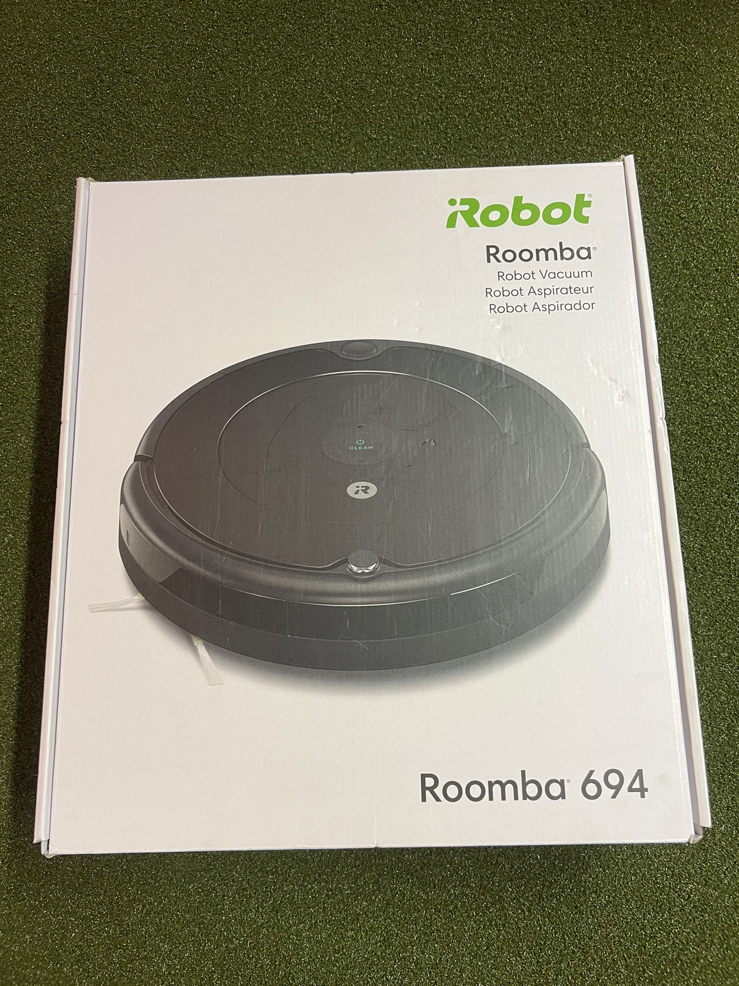 iRobot Roomba 694 Robot Vacuum-Wi-Fi Connect, Personalized Cleaning Recommendations, Works with Alexa