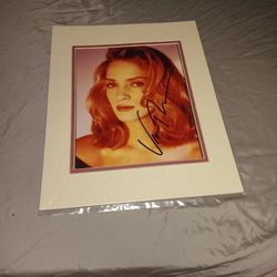 Uma Thurman Autographed Picture
