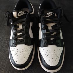 NIKE Dunk Low Retro - New