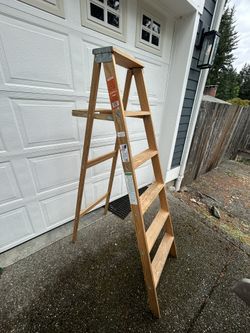 Wood Ladder - Made in USA Like New/No Issues