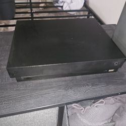 Xbox One X 1TB