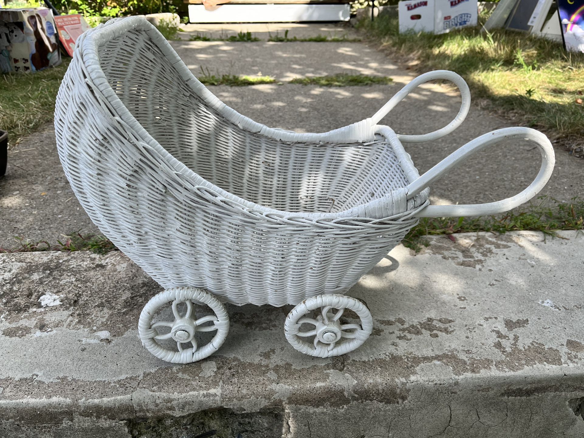 Baby Carriage - Wicker, Decorative