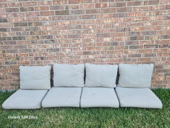 Qty 4 patio chair 💺 cushions $45 Obo