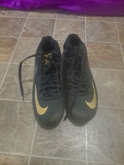 Football cleats