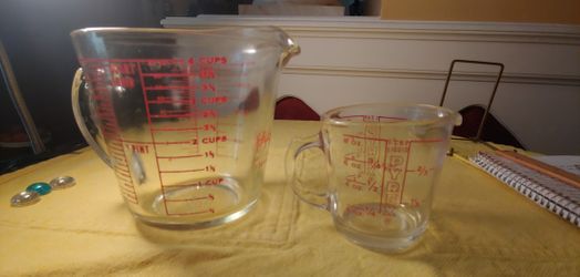 PAIR VINTAGE PYREX MEASURING CUPS