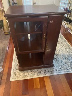 Entertainment cabinet