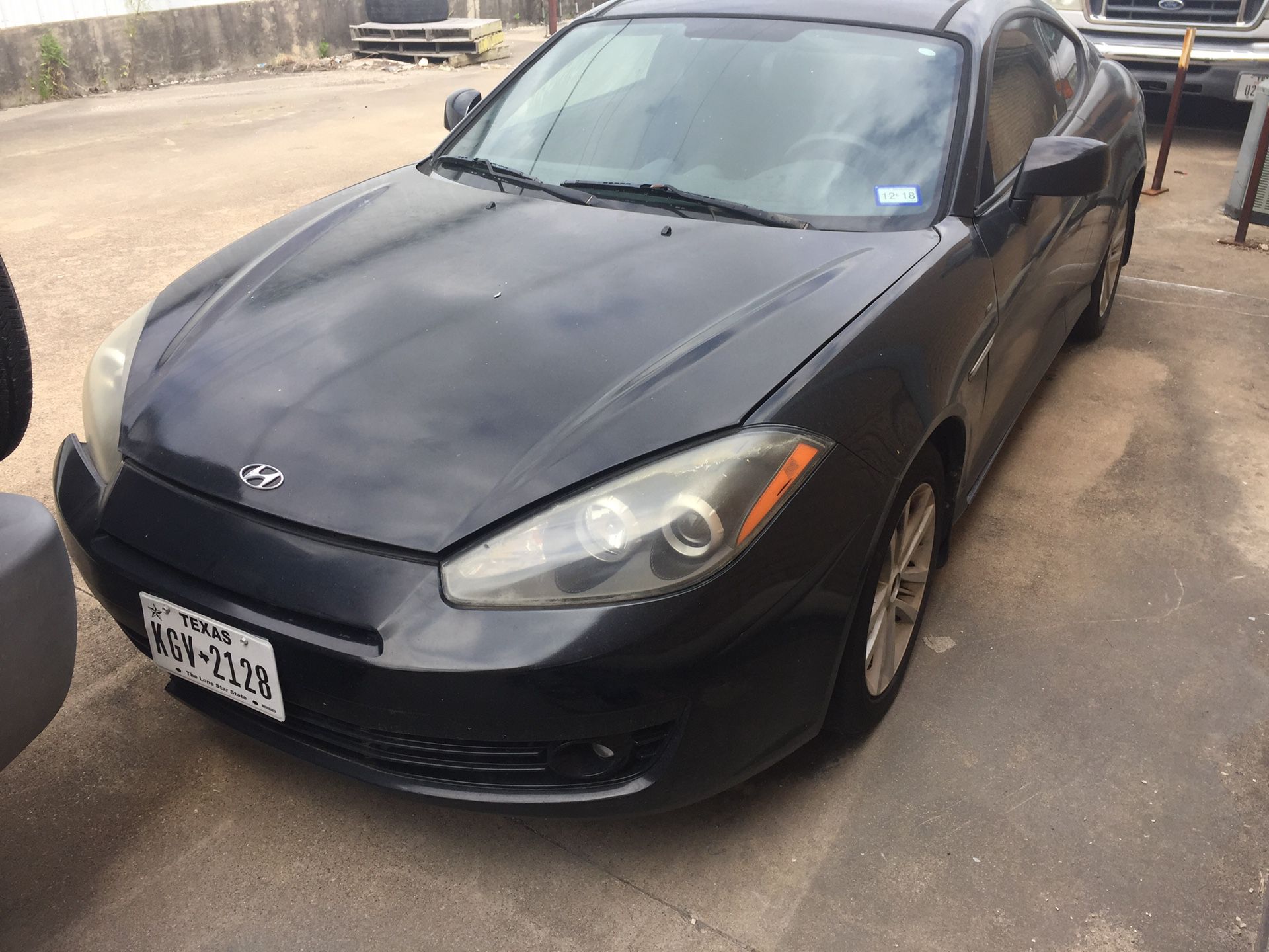 Junk cars you pull it 2008 Hyundai Tiburon for Parts or Sale in whole