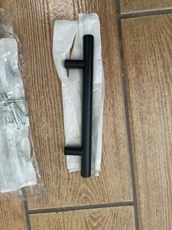 Kitchen cabinets hardware