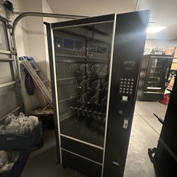 Snack Shack Vending Machine (3 MONTH WARRANTY)