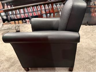 Black Leather Club Chair / Reception Armchair – Great Condition!