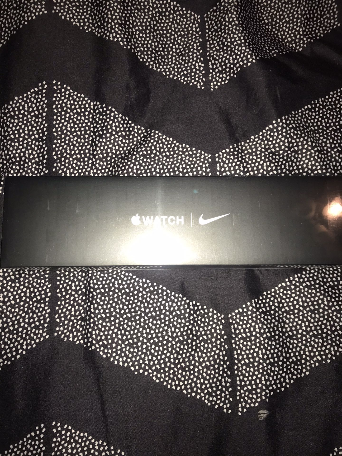 Nike apple watch series 5 (brand new sealed)