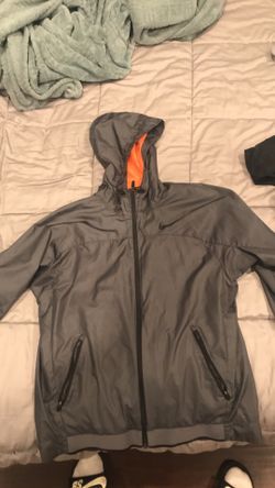 nike windbreaker