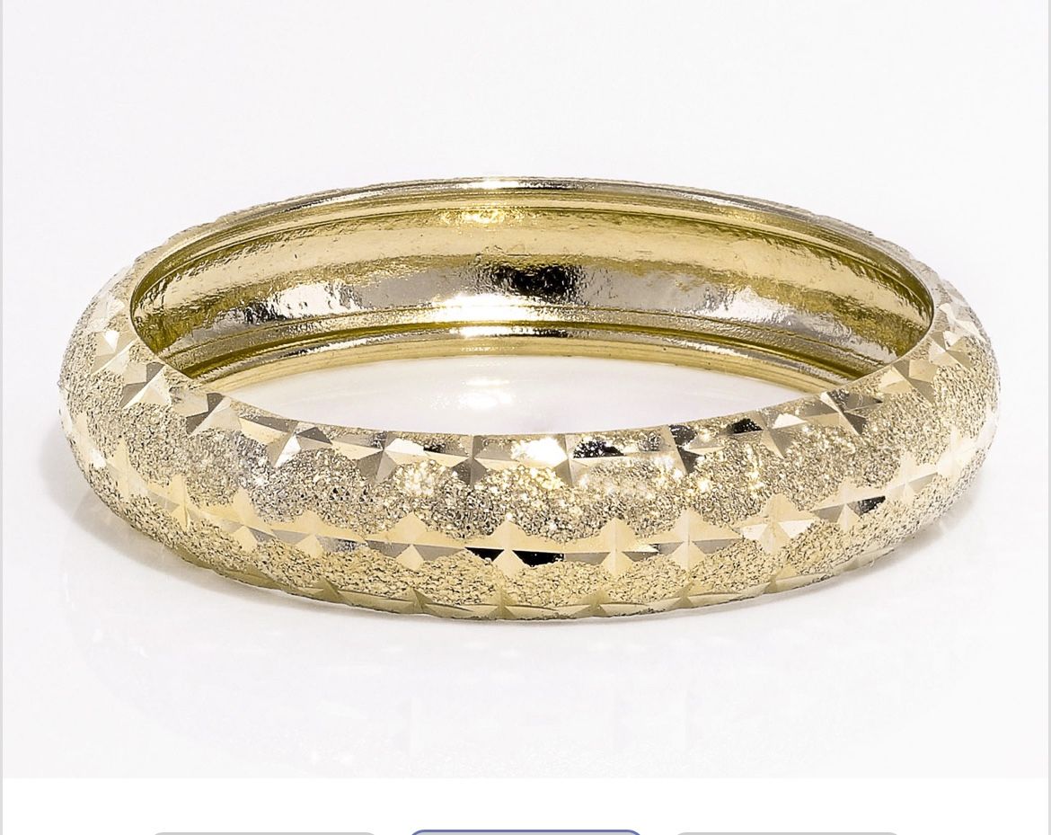 10K YELLOW GOLD 4MM DIAMOND CUT BAND RING size 7