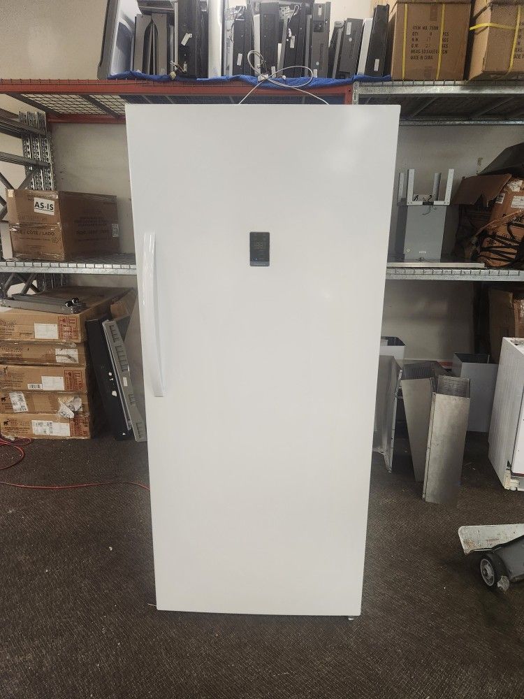 Insignia 21 Cu Ft Upright Combertible Freezer