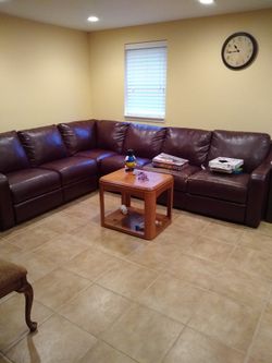 Beautiful corner sofa set with 2 reclines