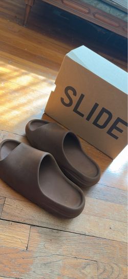 Yeezy slides size 11